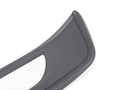 Embellecedor entrada puerta delantera derecha OEM 51477907154 para BMW E90. Original BMW.