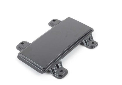Tapa embellecedora derecha para faro antiniebla OEM 51711933768 para BMW E30. Pieza original BMW.
