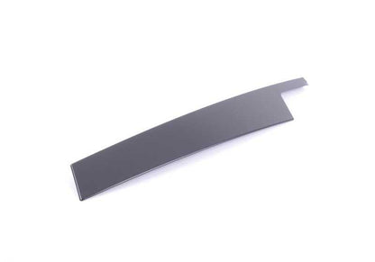 Moldura exterior del pilar B derecho OEM 51332990312 para BMW E84. Original BMW.