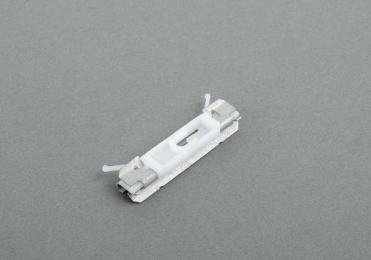 Grapa / Clip de fijación OEM 51137379033 para BMW F25, F26, G29. Pieza original BMW ideal para sujeción de molduras y embellecedores.