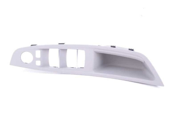 Moldura interior maneta puerta izquierda OEM 51417225877 para BMW F10, F11, F18. Color gris Everest. Original BMW.