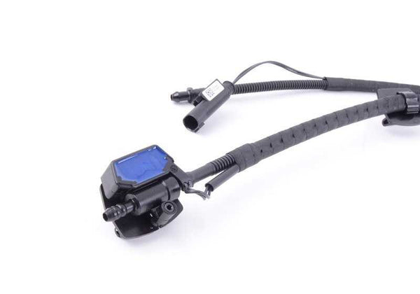 Cadena de boquillas del limpiaparabrisas OEM 61667275171 para BMW E70, E71. Original BMW.