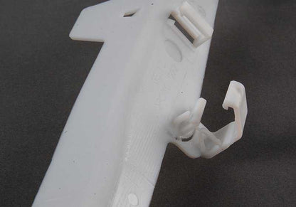 Support droit OEM 51438222918 pour BMW E46. Pièce de serrage intérieure, idéal pour les réparations ou les pièces de rechange dans les montants a / b / c. BMW d'origine.