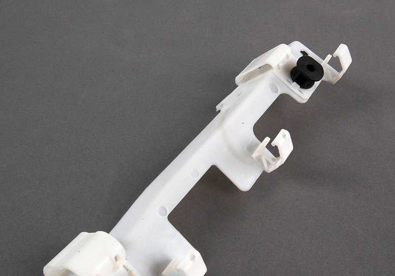 Soporte lateral izquierdo OEM 51438222917 para BMW Serie 3 E46. Original BMW.