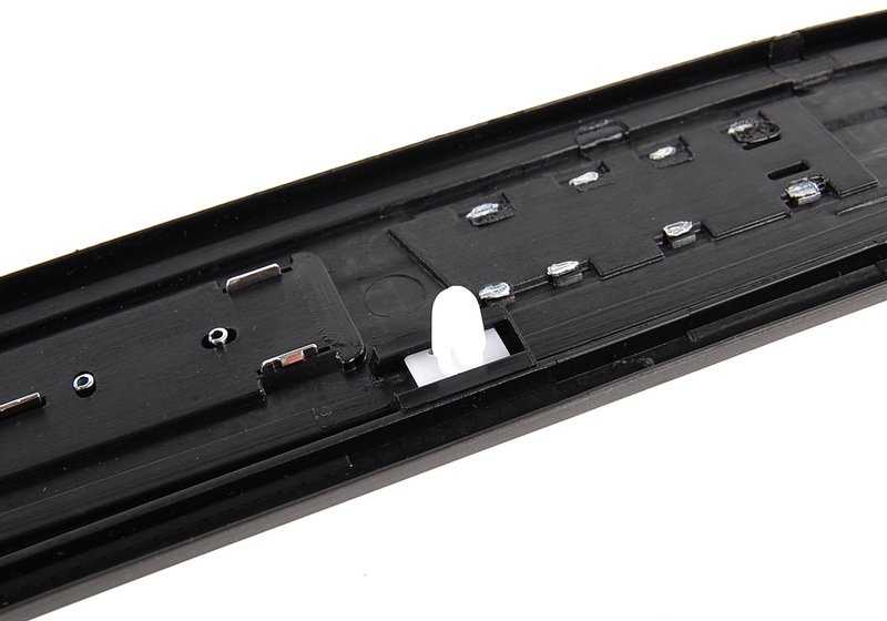 Embellecedor entrada trasera derecha (color plata oscuro) OEM 51477051874 para BMW E65. Original BMW.