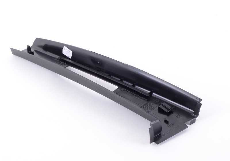 Embellecedor pilar central derecho negro OEM 51438151406 para BMW E36. Recambio interior original BMW.