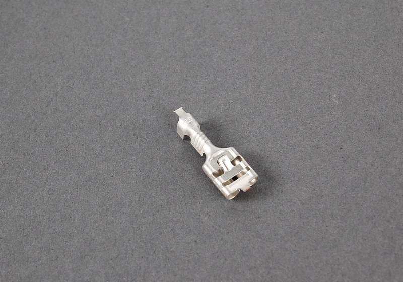 Terminal hembra OEM 61131362868 para BMW E81, E82, E87, E88, E36, E46, E90, E91, E92, E93, E34, E39, E60, E61, E63, E64, E84, E83, E53, Z3, E89. Original BMW.