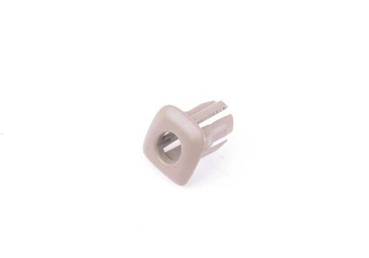 Embellecedor pomo cierre puerta OEM 51417271381 para BMW F10 518d, 520d. Compatible con modelos del 2013 al 2016. Repuesto original BMW.