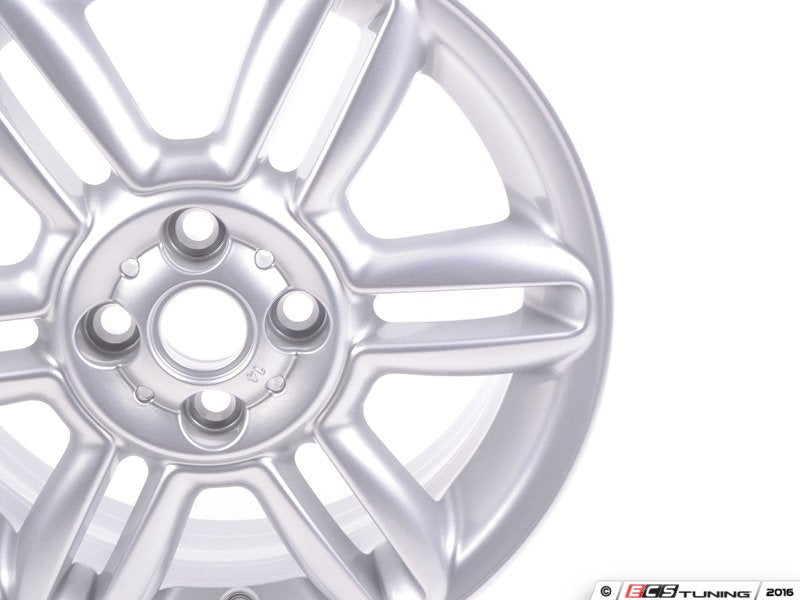 Jante de liga leve 6.5Jx16 ET48 prata OEM 36116791940 para MINI R56, R56 LCI, Clubman R55, R55 LCI, Cabrio R57, R57 LCI, Coupé R58, Roadster R59. MINI originais.