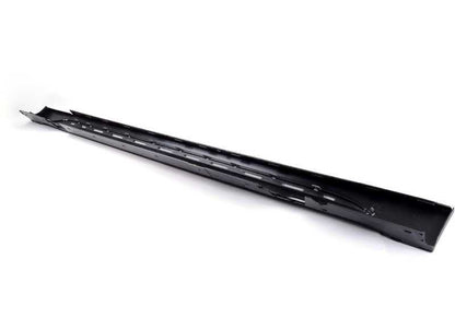 Cubierta lateral derecha OEM 51777345046 para BMW E84. Original BMW.