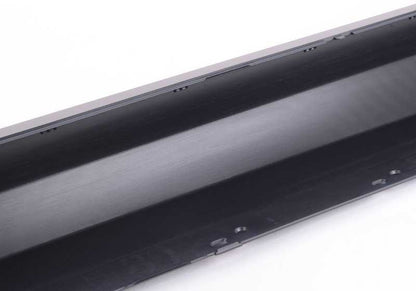 Gonna laterale OEM 51778059574 per BMW F80 M3 {Modelli compatibili: F80 M3C91, M3C92, M3M91, M3M92}. BMW originale.
