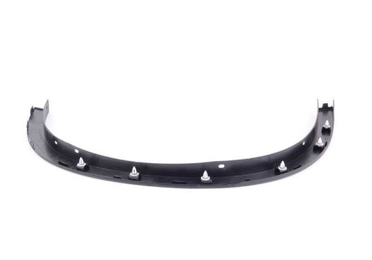 Aletín de paso de rueda trasero derecho OEM 51777332340 para BMW F48. Original BMW.