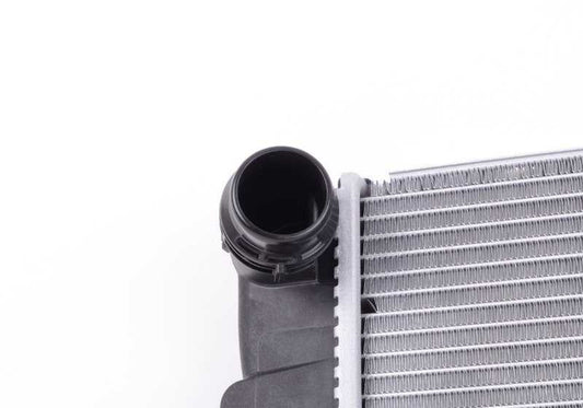 Radiador de refrigerante OEM 17118672103 para BMW F22, F87, F30, F32, F36. Substituição original da BMW.