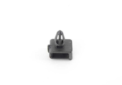 Clip de sujeción OEM 51718190602 para BMW Serie 7 E38. Pieza original BMW.