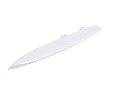 Embellecedor lateral izquierdo OEM 51117172369 para BMW F07 (Serie 5 GT). Pieza original BMW.