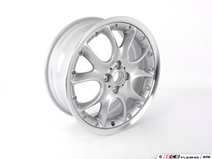 Cerchi in lega 2 pezzi argento 7Jx17 ET48 OEM 36116775686 per MINI R50, R53, R56, R55 Clubman, R52 Cabrio, R57 Cabrio, R58 Coupé, R59 Roadster... e altro ancora. MINI originale.