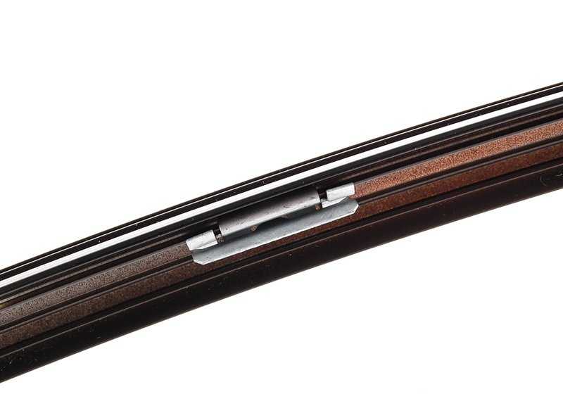 Janela de quadro superior embelencial OEM da porta traseira direita 5135707288 para BMW E60. BMW original.