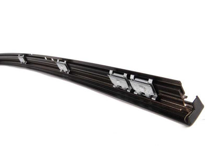 Moldura superior del marco de la ventana puerta trasera izquierda OEM 51357072887 para BMW E60, E61. Original BMW.