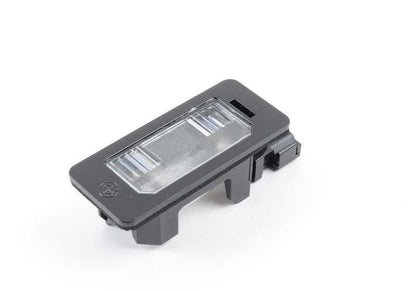 Luz de matrícula para BMW E46, E90, E91, E92, E39, E60, E61, E71, E72 (OEM 63267165646). Original BMW