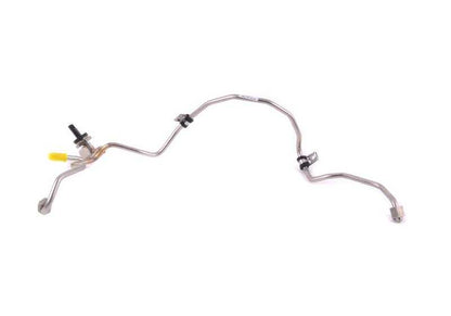 Tubo de alimentación de combustible OEM 13537622850 para BMW F07, F10, F11, F12, F13, F01, F02, F04, E70, E71, E72. Original BMW.