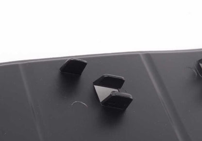 Right Aeration duct Cover 51717312834 for BMW F10 (520d, 520ix, Efficient dynamics). Compatible with models made between 2010 and 2013. Original BMW replacement.