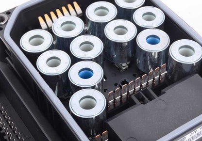 Kit reparación unidad control DSC OEM 34526783363 para BMW E60, E61, E63, E64. Compatible con motores N47, N46T, N43. Original BMW.