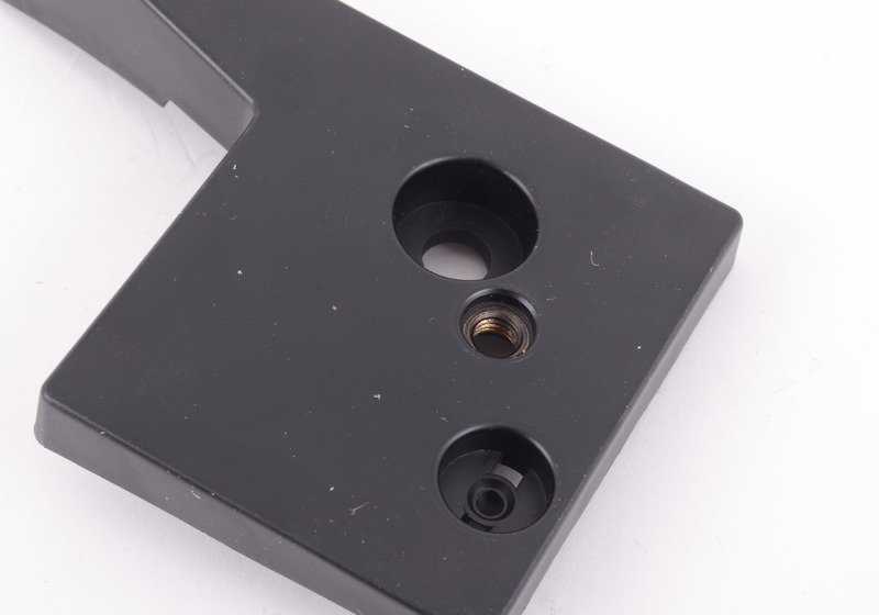 Adaptador derecho OEM 51111966842 para BMW E30 318i, 320i {todos los modelos compatibles}. Pieza original BMW.