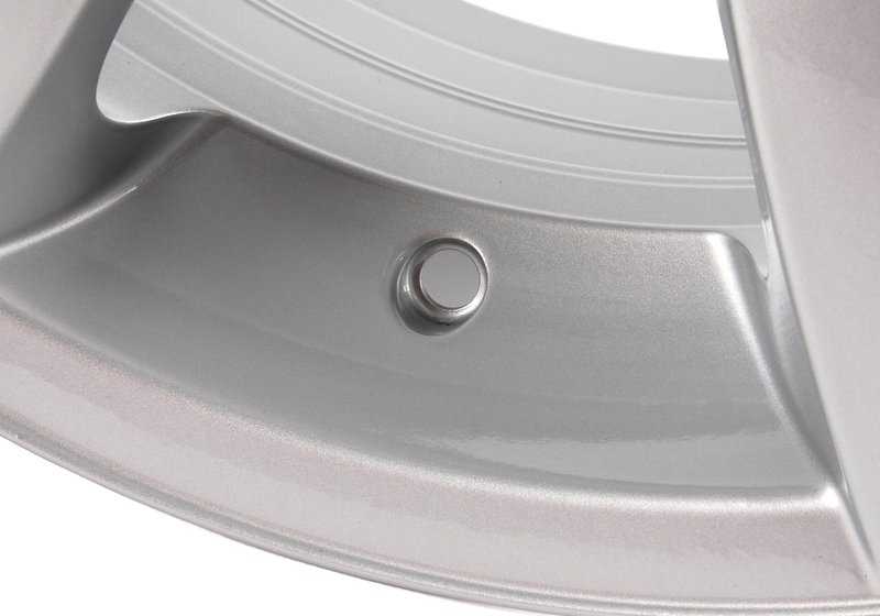 Llanta de aleación diseño Estrella 138 OEM 36116776776 para BMW E60, E61. Original BMW.