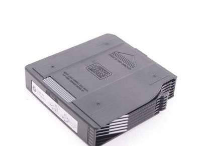 Revista de CD para BMW Série 1 E81, E82, E87, E87N, E88, Série 3 E46, E90, E90N, E91, E91N, E92, E92N, E93, E93N, Série 5 E39, Série 7 E65, E66, X1 E84, X3 E83, E83N, X5 E53, Z4 E85, E86, Z8 E52, MINI R50, R52, R53 (OEM 65128364931). BMW original
