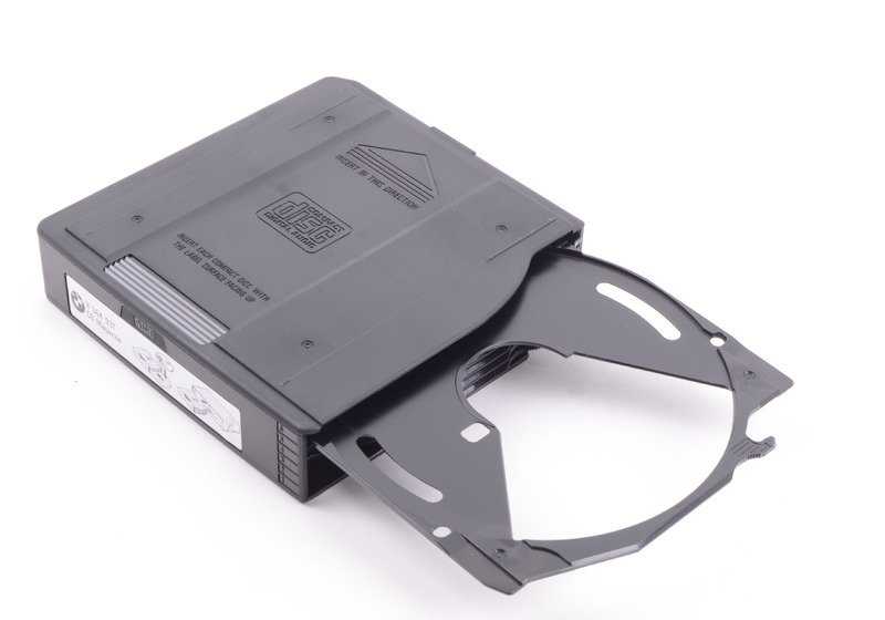 Revista de CD para BMW Série 1 E81, E82, E87, E87N, E88, Série 3 E46, E90, E90N, E91, E91N, E92, E92N, E93, E93N, Série 5 E39, Série 7 E65, E66, X1 E84, X3 E83, E83N, X5 E53, Z4 E85, E86, Z8 E52, MINI R50, R52, R53 (OEM 65128364931). BMW original