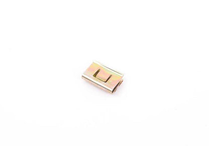 Clip de sujeción OEM 51211904513 para BMW E30 (todos los modelos compatibles). Pieza original BMW. Ideal para fijar juntas o molduras en puertas.