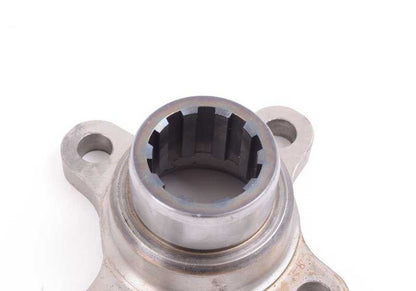 Brida de salida OEM 23211200465 para BMW 114, 1600, 2002 con motor M10 y cambio manual (modelos: 114, 1600-2, 1600ti, 1600 Touring, 2002, 2002ti, 2002tii). Original BMW.