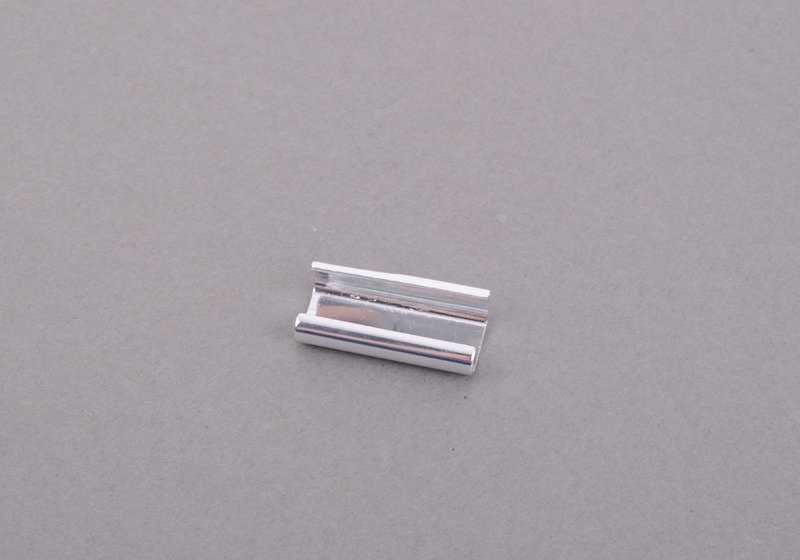 Puente de moldura izquierdo para BMW Serie 3 E30 (OEM 51131884465). Original BMW.
