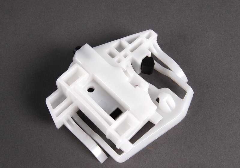 Pieza de arrastre OEM 51333448643 para BMW X3 E83, E83 LCI. Original BMW.