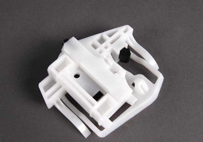 Pieza de arrastre OEM 51333448643 para BMW X3 E83, E83 LCI. Original BMW.