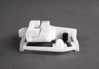 Pieza de arrastre OEM 51333448643 para BMW X3 E83, E83 LCI. Original BMW.