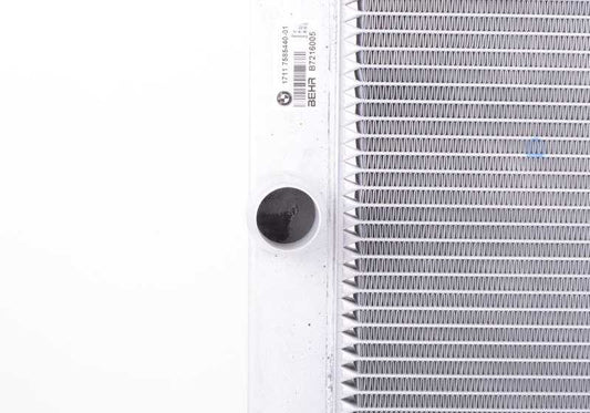 Radiador de refrigerante OEM 17117585440 para BMW E60, E61, E63, E64, E65, E66. Original BMW.