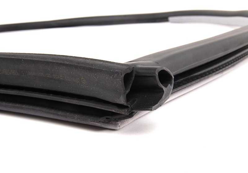 Cantonera derecha OEM 51717161692 para BMW Serie 3 E46 (1999-2006). Original BMW.