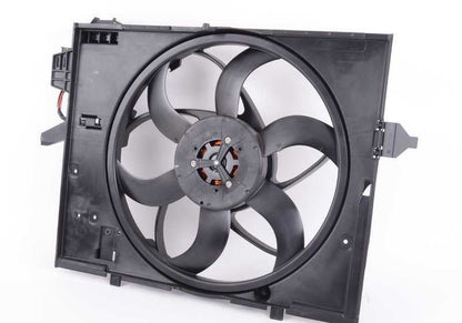 Ventilador con marco (electroventilador) OEM 17427526824 para BMW E60, E61. Original BMW.