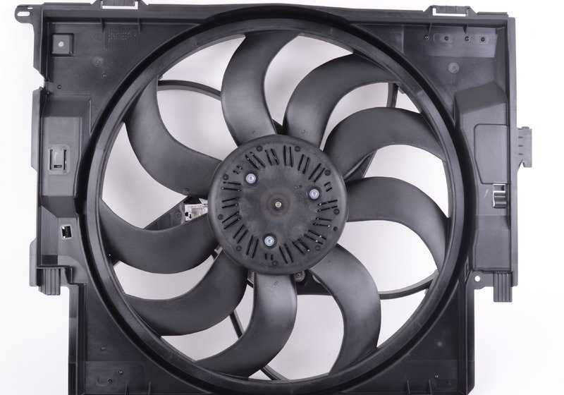 Ventilador con marco del radiador OEM 17428641964 para BMW F20, F21, F22, F23, F30, F31, F32, F33, F34, F36. Original BMW.