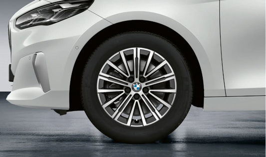 Juego de llantas y neumáticos de invierno V-Speiche 833 17" OEM 10026539B para BMW Serie 2 Active Tourer U06 (216i, 218i, 218d, 220d). Original BMW.