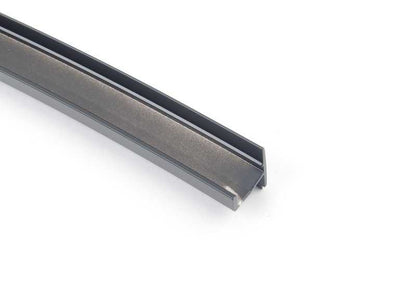 Embellecedor guía ventana izquierda OEM 51358223799 para BMW E65 y E66. Pieza original BMW.
