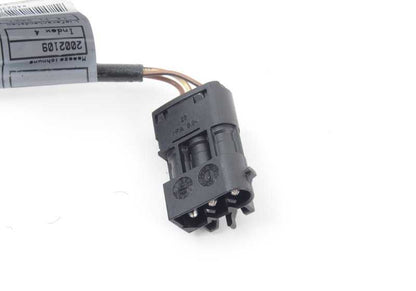 Microinterruptor cierre portón trasero OEM 61318355127 para BMW E34, E39. Original BMW.