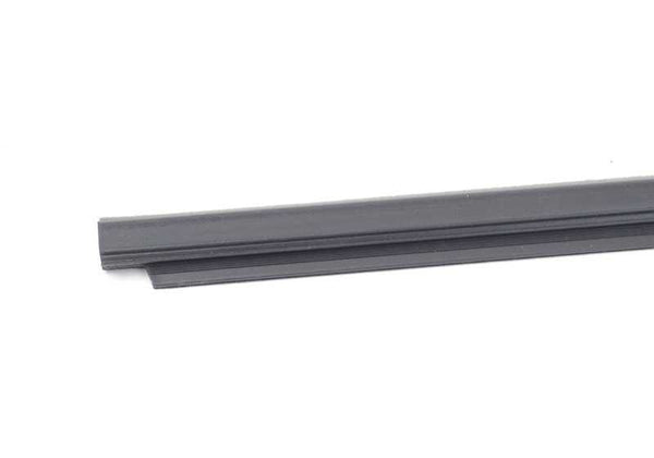 Burlete exterior ventanilla derecha OEM 51211970064 para BMW E31. Pieza original BMW.
