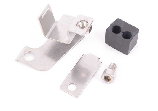 Soporte de línea de presión OEM 13537537321 para BMW E65 y E66. Original BMW.