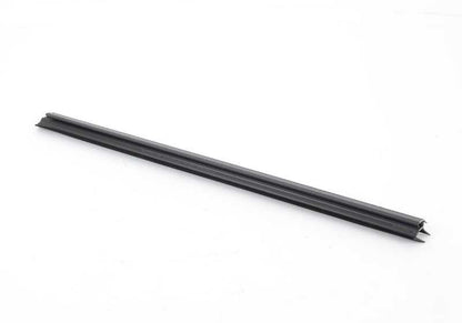 Burlete interior puerta trasera derecha OEM 51353330186 para BMW X3 {E83, E83N}. Original BMW.