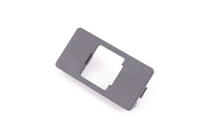 USB take for BMW E60 and E61. Compatible with 520d models, 520i (M47, N47, N46T) with manual or automatic change. OEM 51169166233. Original BMW.