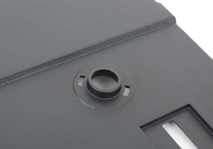 Cubierta inferior derecha del área de los pies OEM 51458223280 para BMW E39. Pieza original BMW.