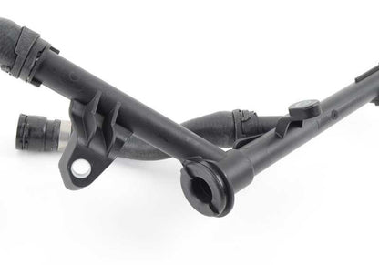 Tubo del refrigerante OEM 17127646152 para BMW X3 F25 y X4 F26 con motor N55. Original BMW.