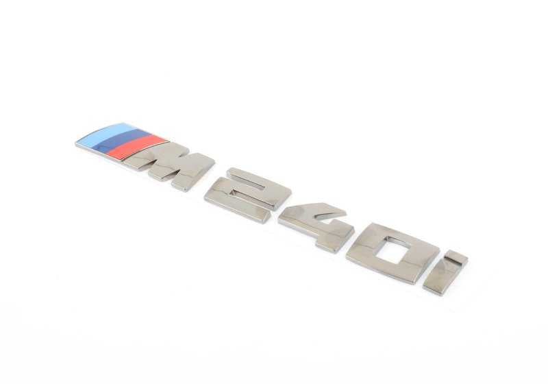 Emblema trasero "M240i" OEM 51148067074 para BMW Serie 2 {F22, F22N, F23, F23N}. Original BMW.